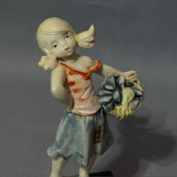 Roman Fontanini Figurine Italy Depose Simonetti Girl Marble Base Bread Basket - Picture 2 of 5